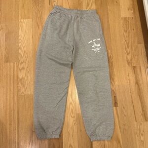 Men’s Boohoo Man oversized sweatpants sized medium- in Excellent condition!